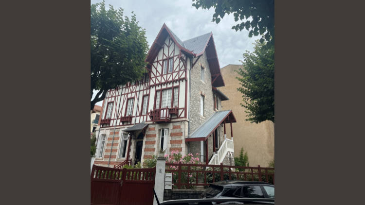 Rénovation d'une couverture en ardoise, Pays basque